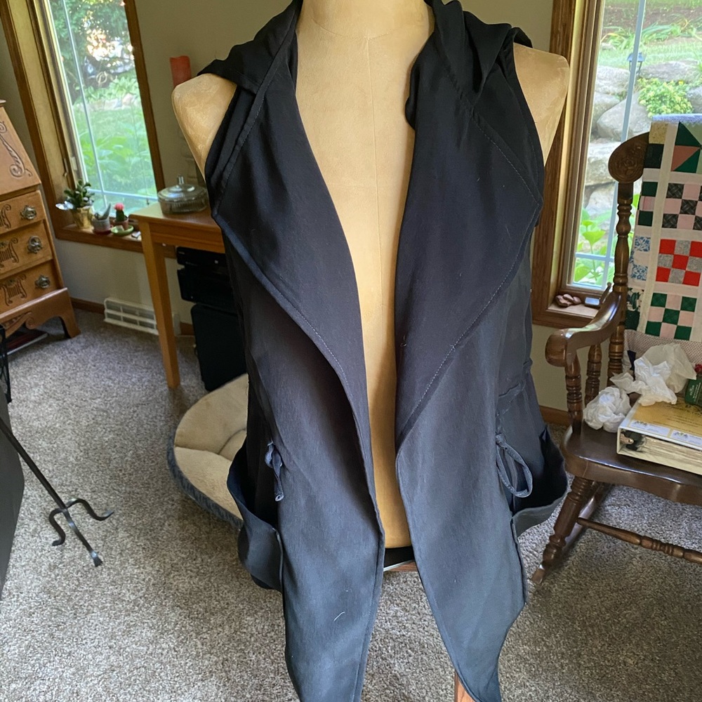 Black vest / over lay